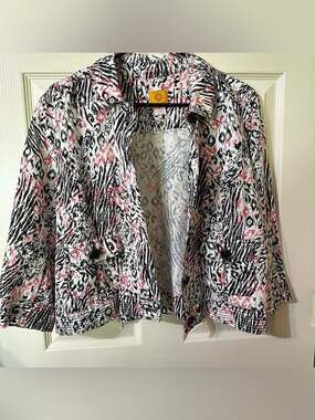 Women’s Pink & Black Patterned Lightweight Jacket
